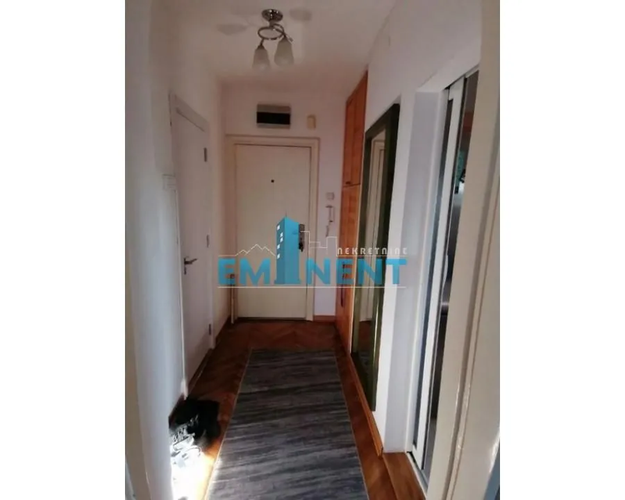 Izdavanje, dvosoban stan, 42m², Novi Beograd Blok 1 Fontana, Novi Beograd Sve Podlokacije