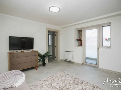 Prodaja, kuća, 314m², Tivat, Crna Gora - image 17