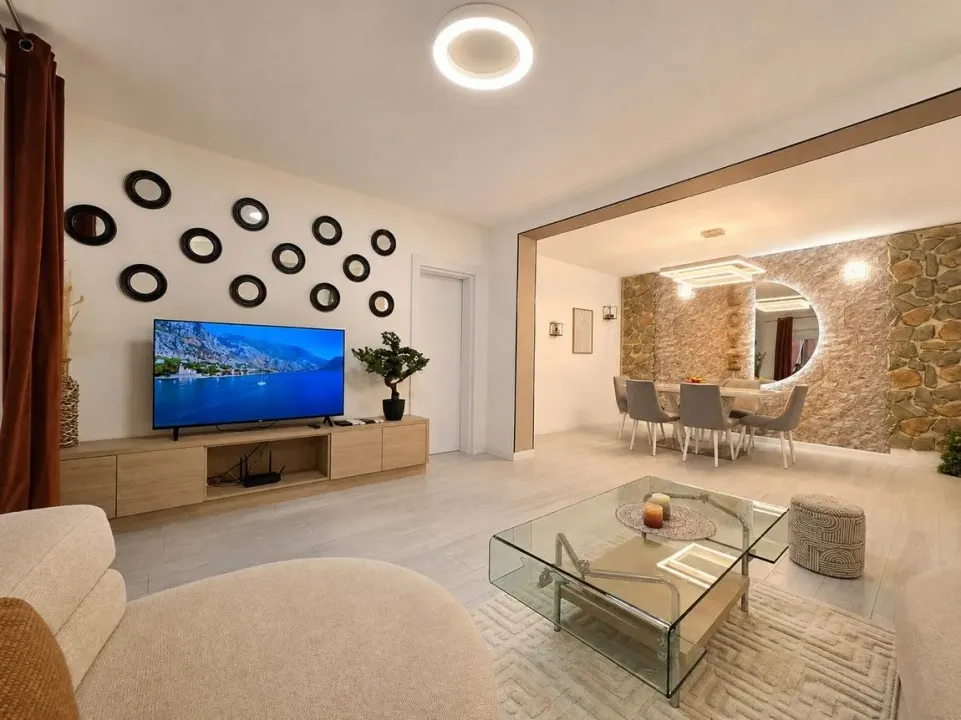 Sale, two bedroom apartment, 99m², Petrovac, Budva