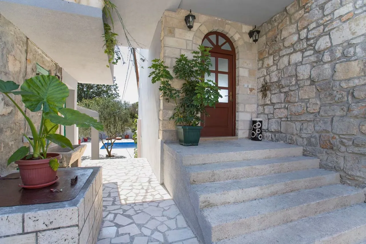 Rent, house, 110m², Tivat, Crna Gora