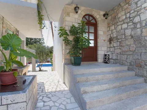 Rent, house, 110m², Tivat, Crna Gora - image 2