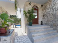 Izdavanje, kuća, 110m², Tivat, Crna Gora - image 2