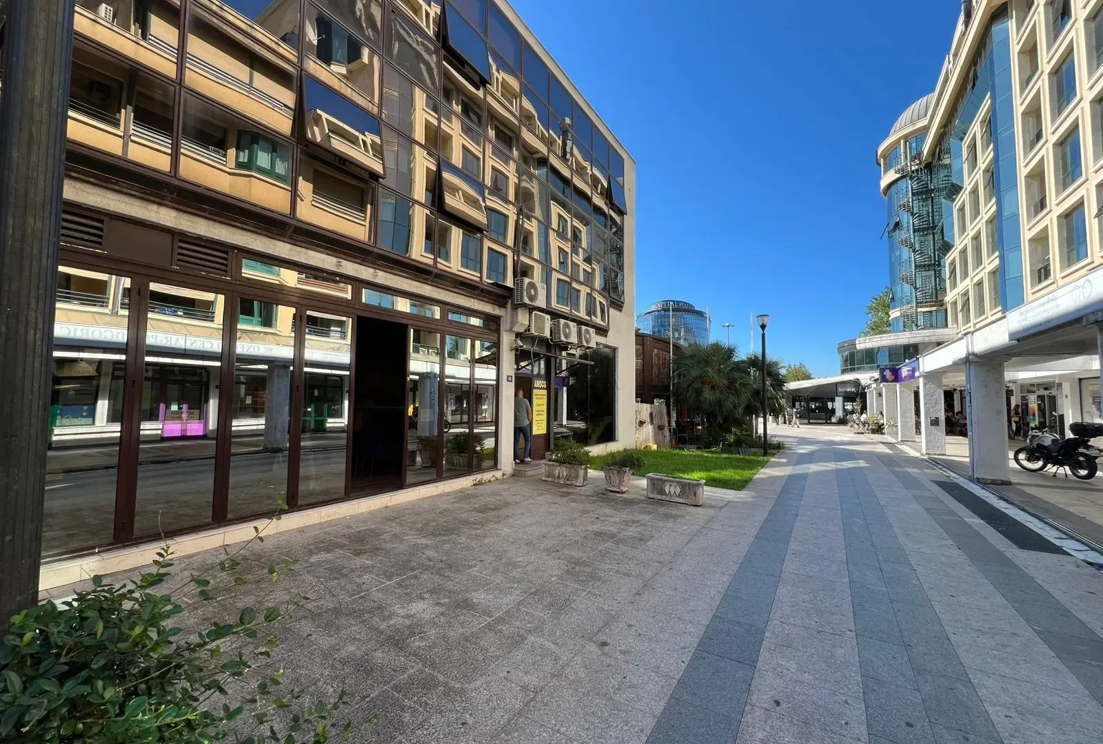 Izdavanje, poslovni prostor, 78m², Kruševac, Podgorica