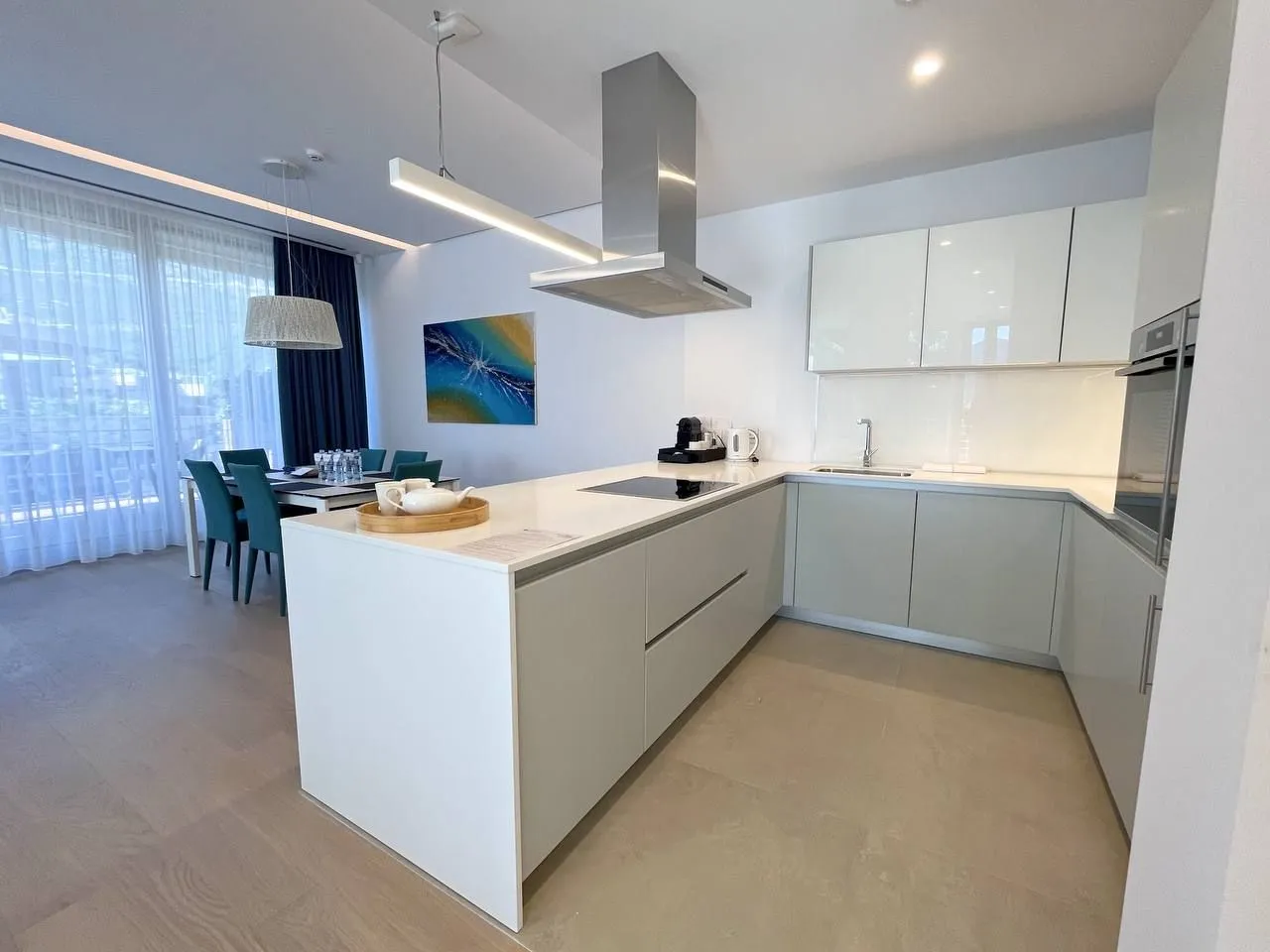 Sale, three bedroom apartment, 200m², Dukley Gardens, Budva