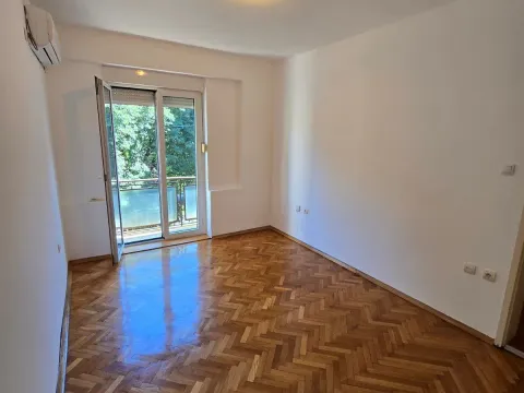 Rent, one bedroom apartment, 39m², Centar, Podgorica - image 3