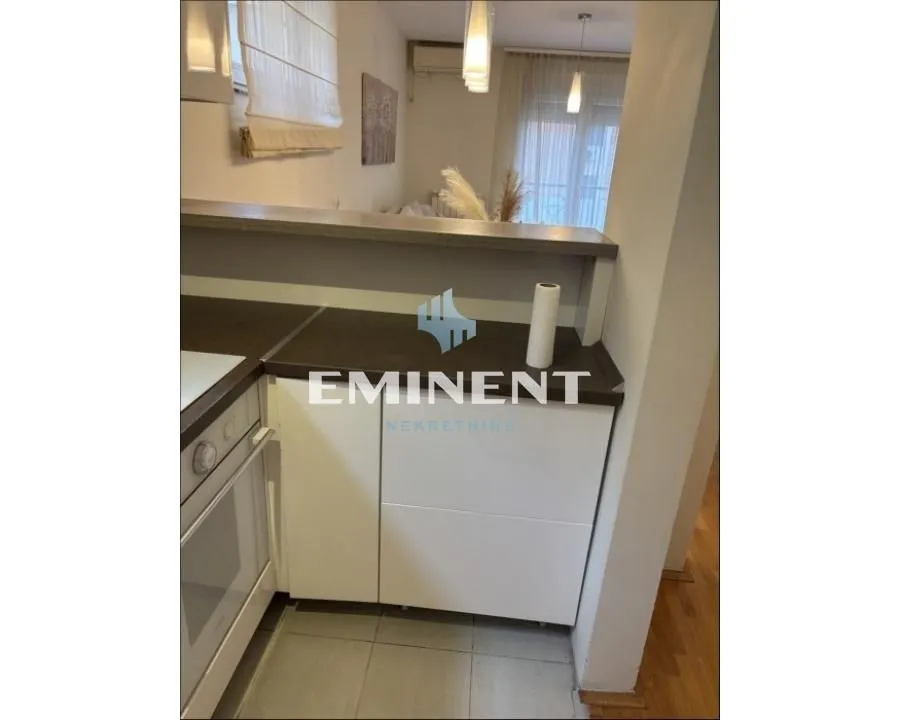 Rent, two bedroom apartment, 55m², Južni Bulevar, Vračar Sve Podlokacije