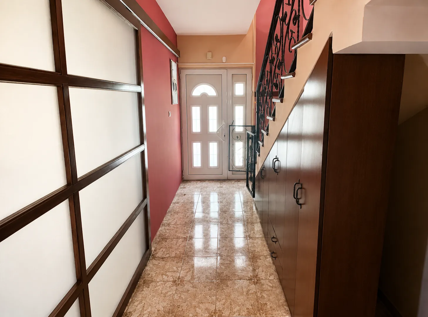Izdavanje, kuća, 200m², Donja Gorica, Podgorica