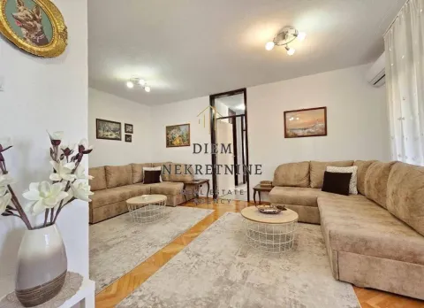Sale, three bedroom apartment, 84m², Centar, Bar - image 1