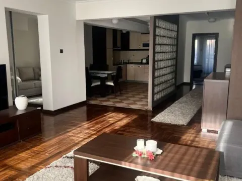 Izdavanje, trosoban stan, 120m², Poštanska Štedionica, Palilula Sve Podlokacije - image 3