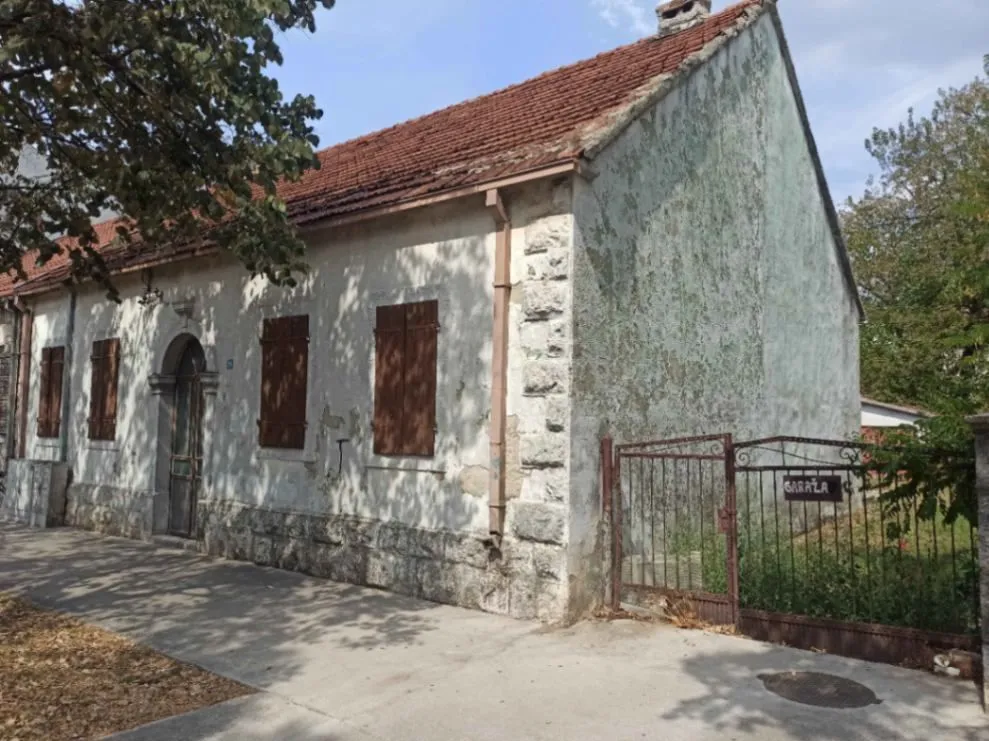 Prodaja, kuća, 582m², Centar, Nikšić