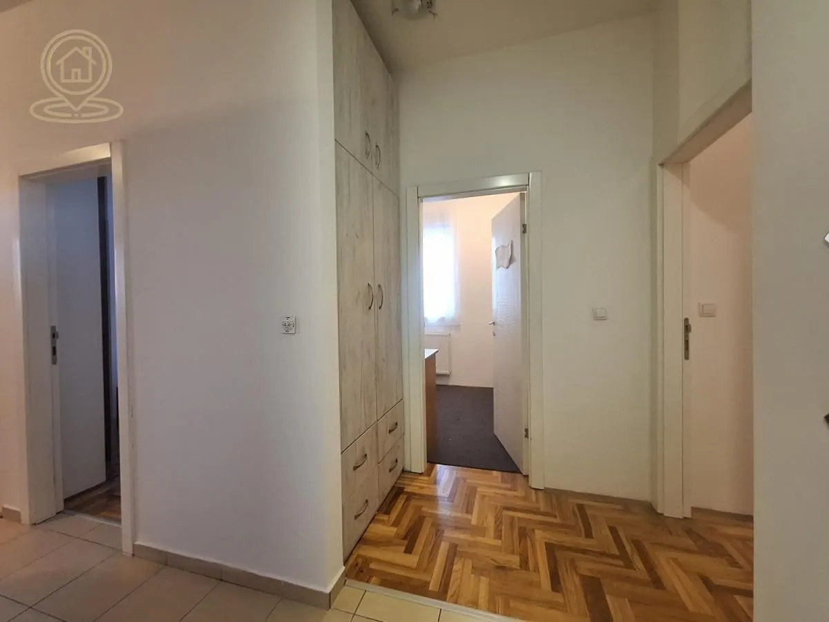 Izdavanje, četvorosoban stan, 63m², Nova Detelinara, Novi Sad Sve Podlokacije