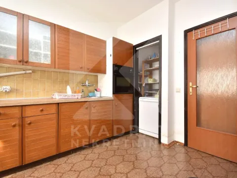 Rent, house, 250m², Stari Aerodrom, Podgorica - image 6