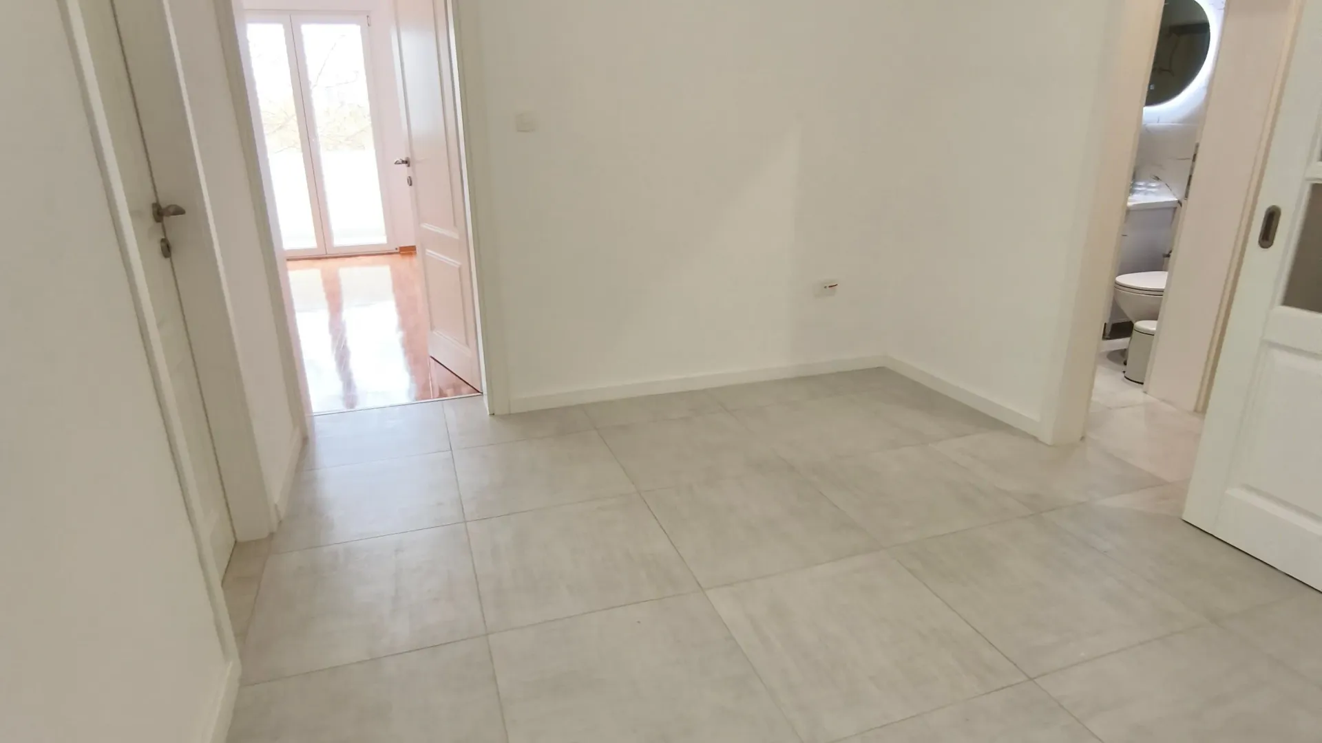 Rent, office space, 50m², Preko Morače, Podgorica