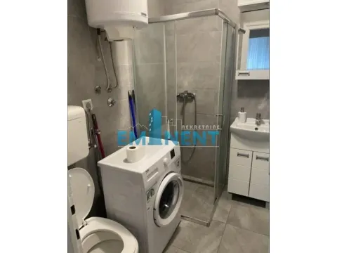 Izdavanje, trosoban stan, 65m², Stari Grad, Beograd - image 9