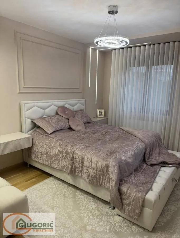 Sale, apartment, 152m², Čubura, Beograd