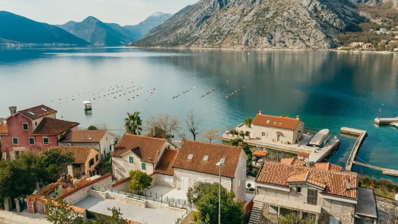 Sale, house, 380m², Ljuta, Kotor