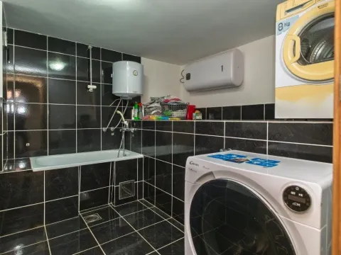 Rent, house, 280m², Podgorica, Crna Gora - image 22