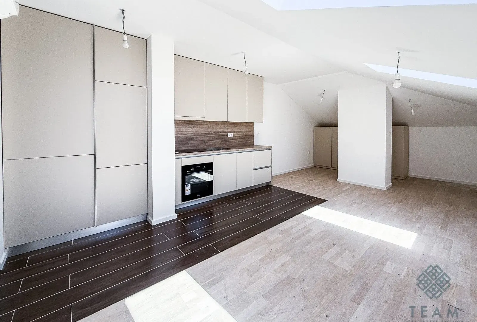 Prodaja, garsonjera, 45m², Tološi, Podgorica