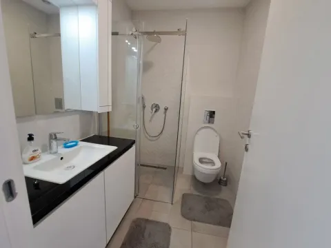 Izdavanje, jednosoban stan, 62m², Soho City, Bar - image 10