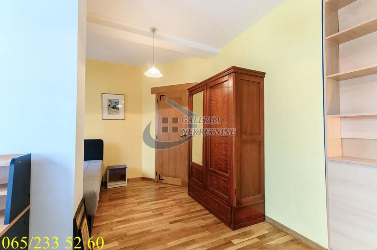 Sale, three bedroom apartment, 78m², Stari Grad, Beograd