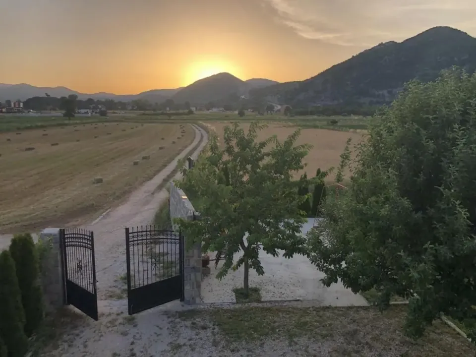 Rent, house, 140m², Nikšić, Crna Gora