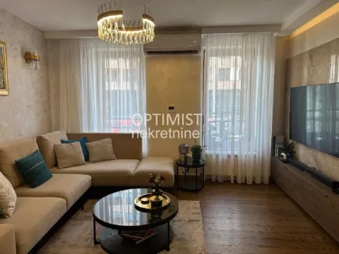 Prodaja, četvorosoban stan, 110m², Južni Bulevar, Vračar Sve Podlokacije - image 2