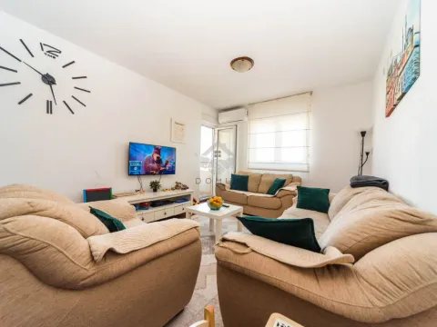 Prodaja, jednosoban stan, 44m², Stari Aerodrom, Podgorica