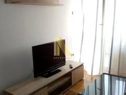 Izdavanje, jednosoban stan, 35m2, Socijalno, Novi Sad, Novi Sad Izdavanje, jednosoban stan, 35m2, Socijalno, Novi Sad, Novi Sad