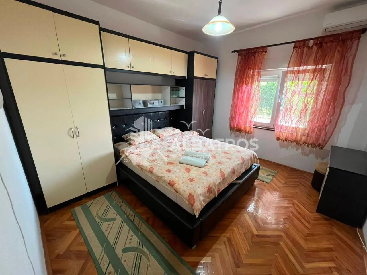 Rent, two bedroom apartment, 80m², Centar, Bar