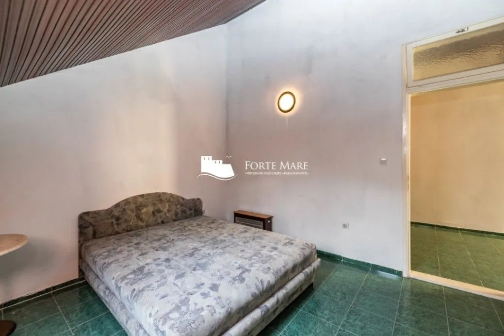 Prodaja, jednosoban stan, 200m², Topla, Herceg Novi