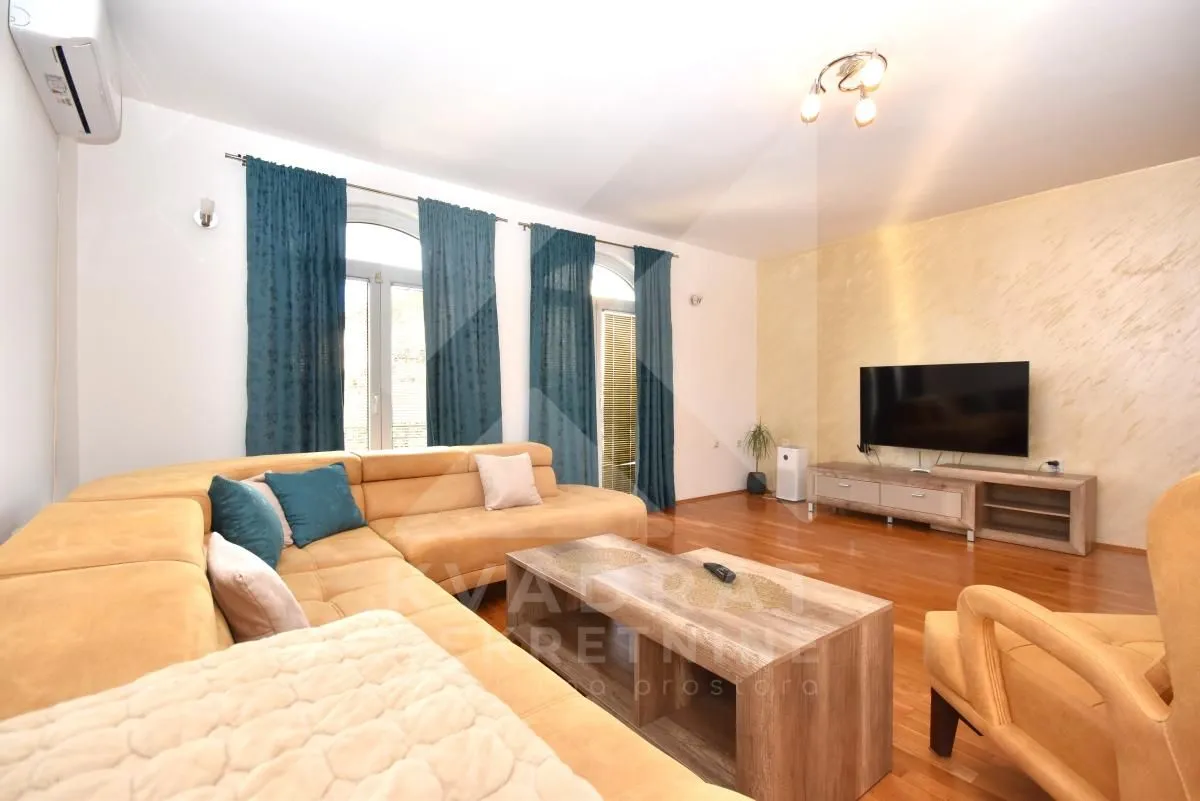 Rent, four bedroom apartment, 160m², Tološi, Podgorica