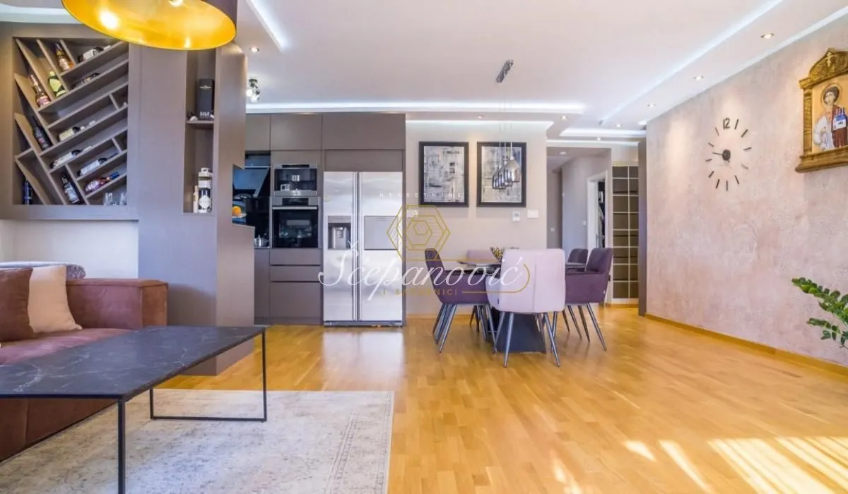 Sale, four bedroom apartment, 113m², Bulevar patrijarha Pavla, Novi Sad Sve Podlokacije