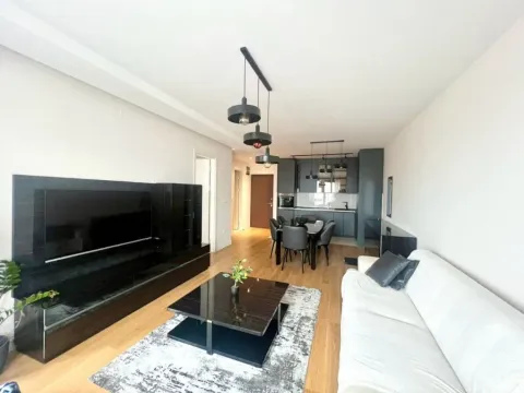 Izdavanje, jednosoban stan, 57m², Kod Capital Plaze, Podgorica