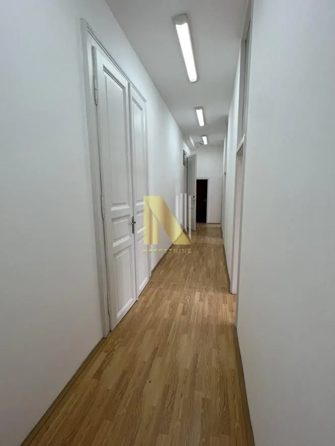 Rent, office space, 242m², Centar, Novi Sad