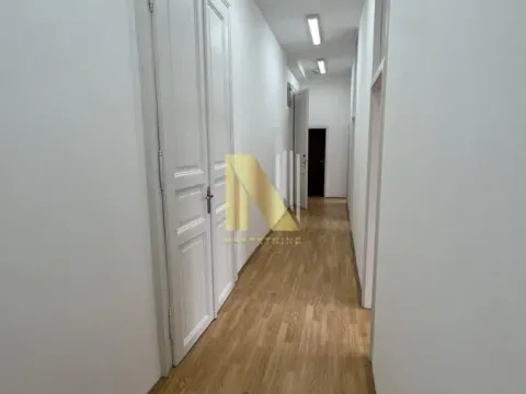 Izdavanje, poslovni prostor, 242m², Centar, Novi Sad - image 8