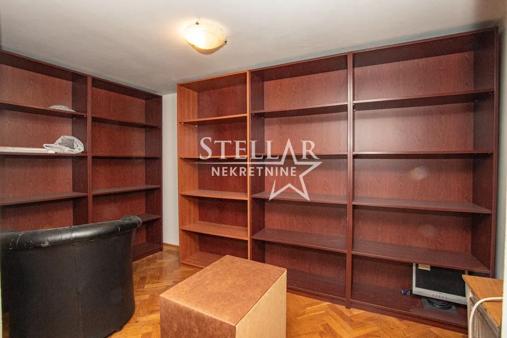 Izdavanje, kuća, 320m², Gorica C, Podgorica