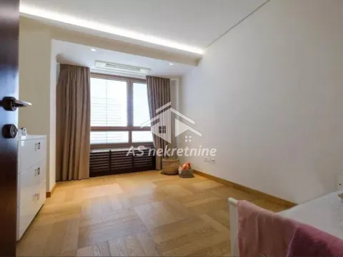 Izdavanje, četvorosoban stan, 150m², Novi Beograd Sve Podlokacije, Beograd - image 22