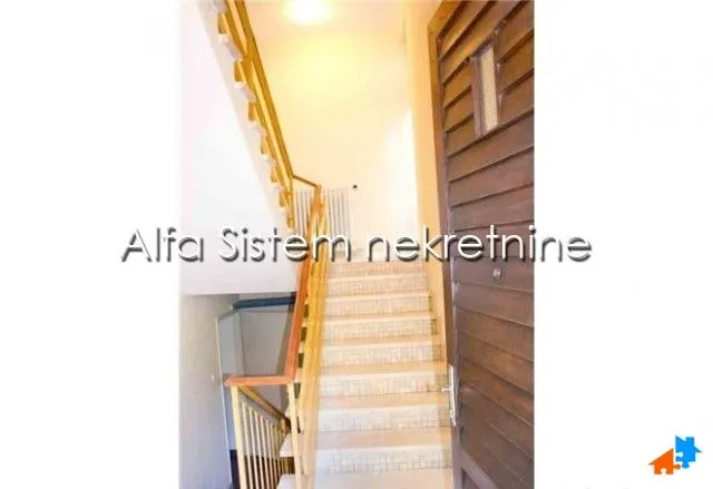 Izdavanje, četvorosoban stan, 123m², Savski Venac, Beograd