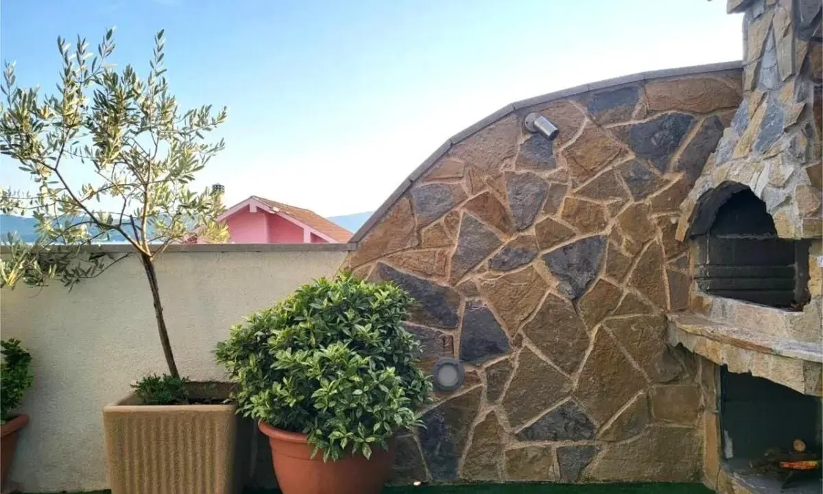 Sale, two bedroom apartment, 83m², Kalimanj, Tivat