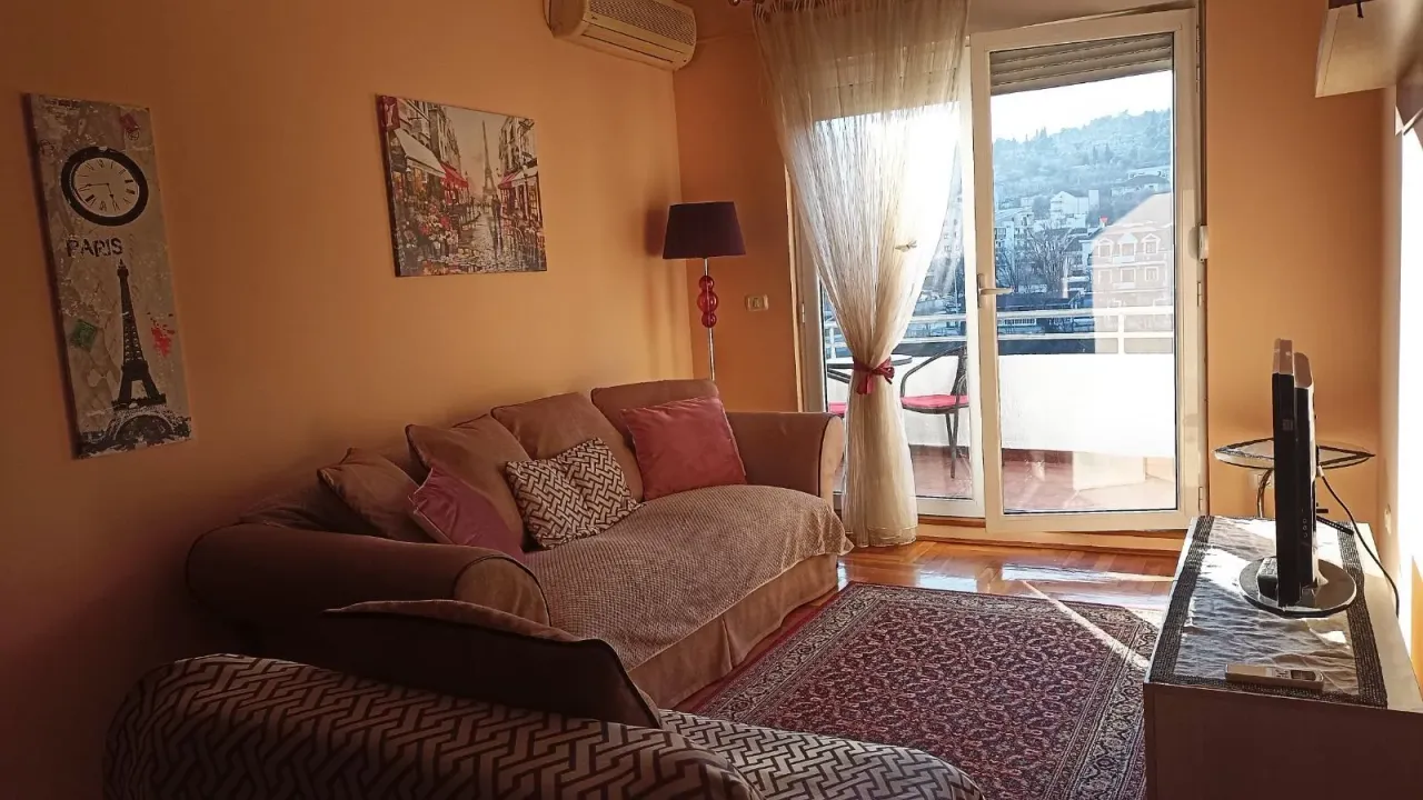 Izdavanje, garsonjera, 32m², Vezirov Most, Podgorica