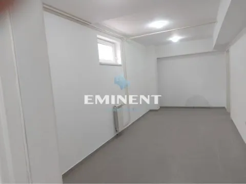 Izdavanje, kuća, 300m², Savski Venac, Beograd - image 15