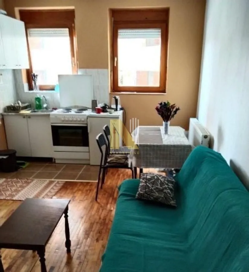 Prodaja, garsonjera, 21m², Salajka, Novi Sad Sve Podlokacije