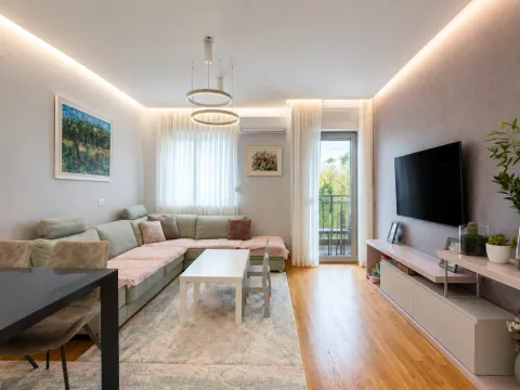Sale, two bedroom apartment, 63m², City Kej, Podgorica - image 2