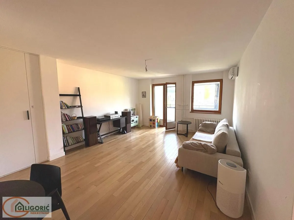 Sale, three bedroom apartment, 86m², Stari Grad, Beograd