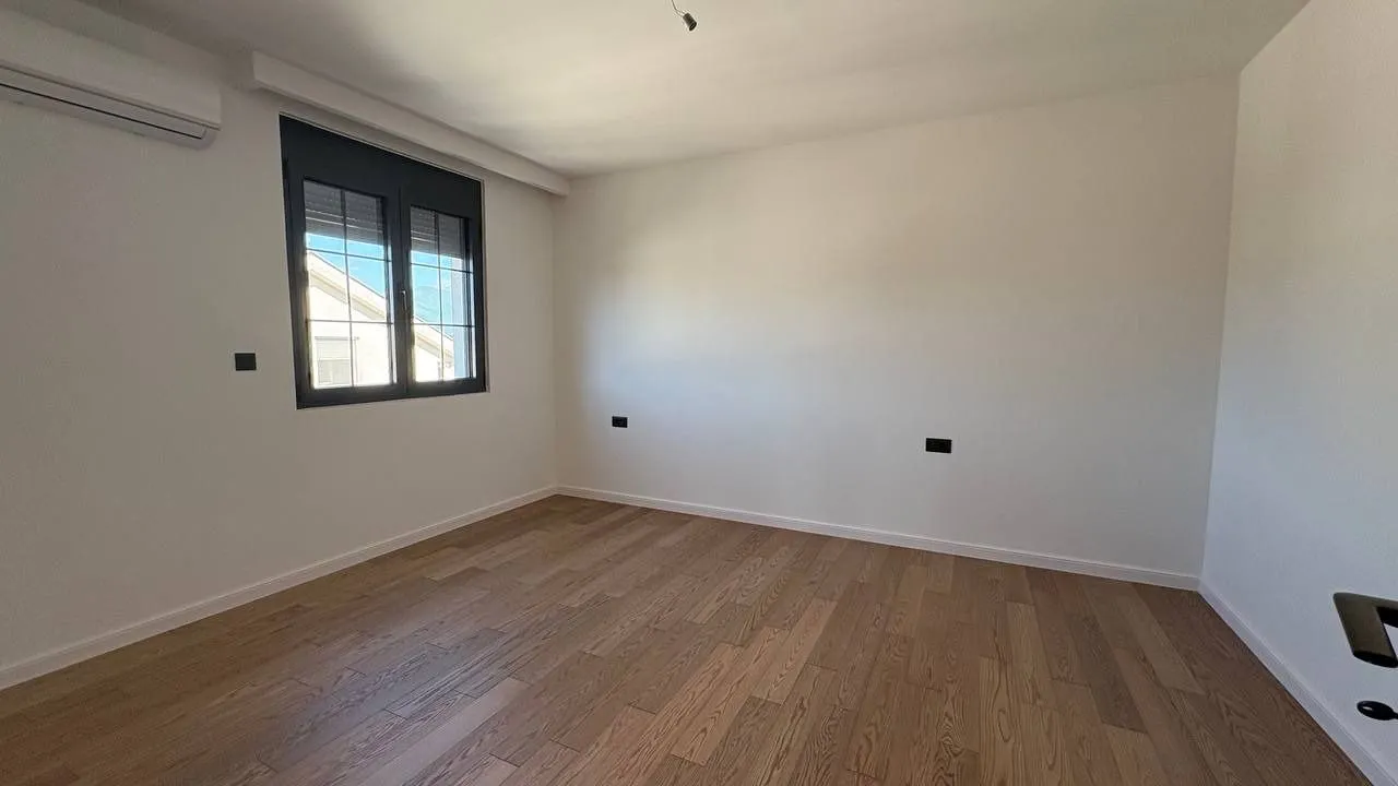Prodaja, trosoban stan, 96m², Tivat, Crna Gora