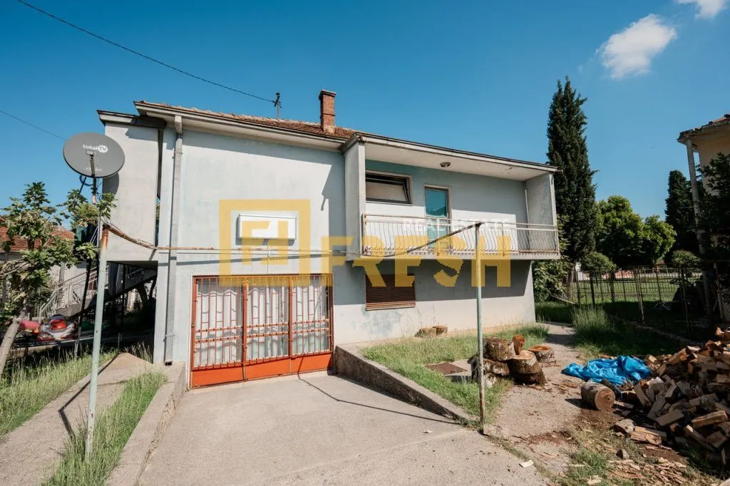 Sale, house, 220m², Konik, Podgorica