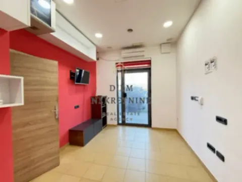 Izdavanje, poslovni prostor, 38m², Stari Aerodrom, Podgorica - image 5