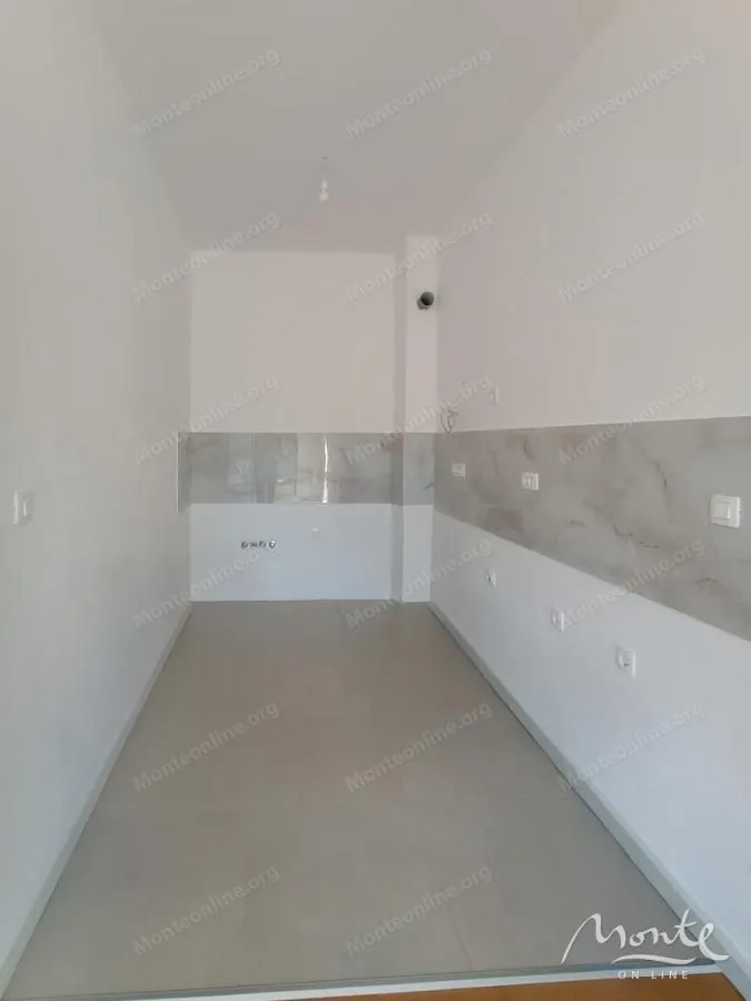 Sale, two bedroom apartment, 61m², Polje, Bar