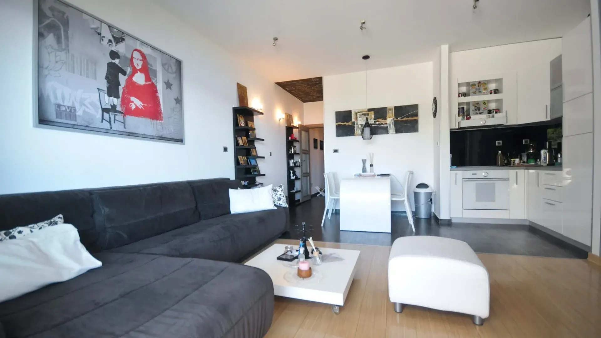 Prodaja, dvosoban stan, 55m², Pržno, Budva