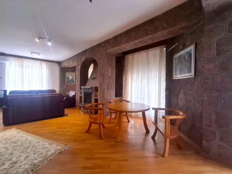 Rent, house, 500m², Gorica C, Podgorica - image 6